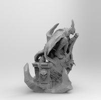 B104 - Comic Heroes , The Batman Standing on Skull Statue , STL 3D model design print